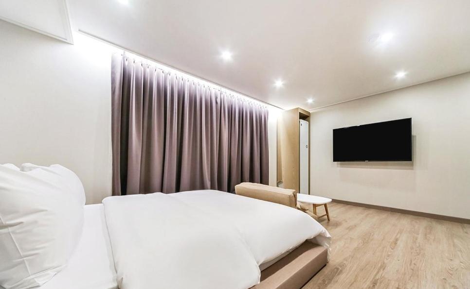 Centro Hotel Chilgok Екстер'єр фото