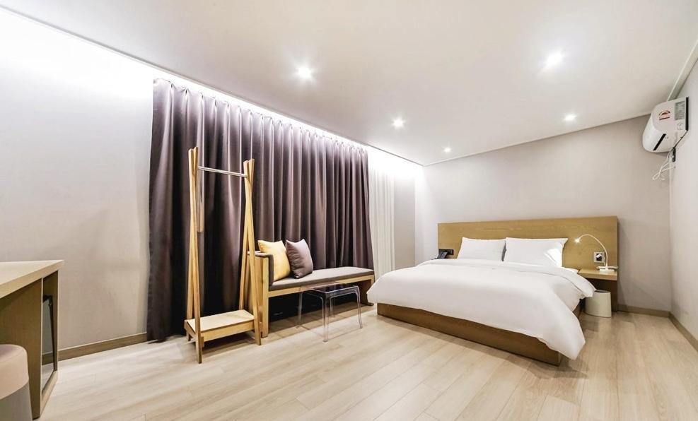 Centro Hotel Chilgok Екстер'єр фото