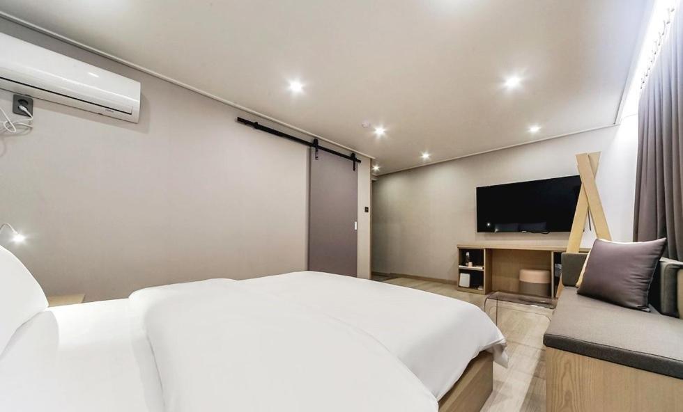 Centro Hotel Chilgok Екстер'єр фото