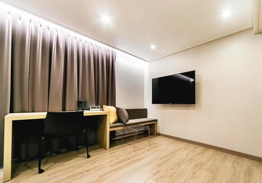 Centro Hotel Chilgok Екстер'єр фото
