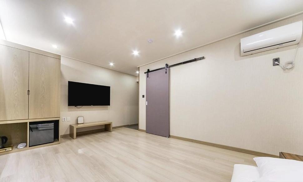 Centro Hotel Chilgok Екстер'єр фото