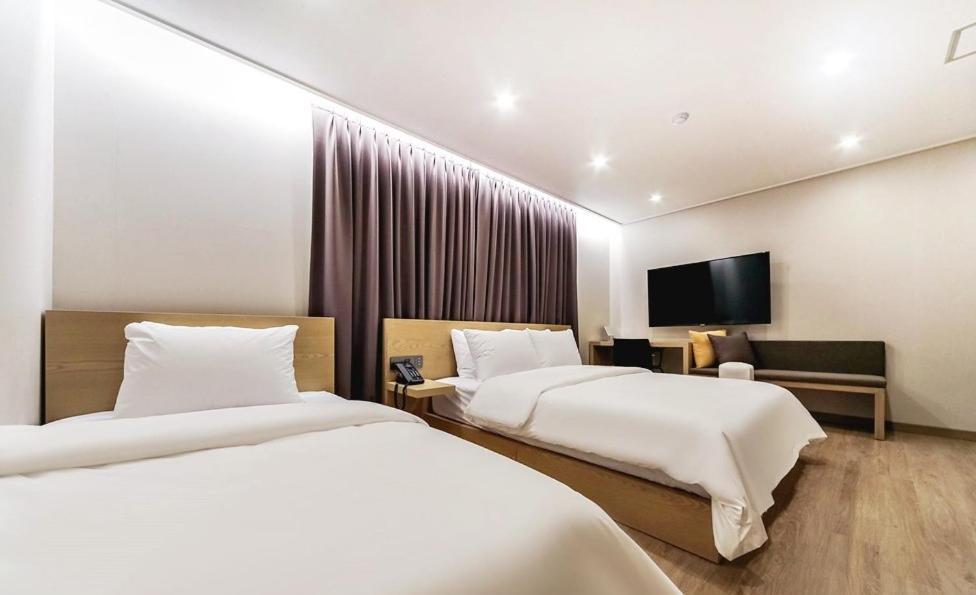 Centro Hotel Chilgok Екстер'єр фото