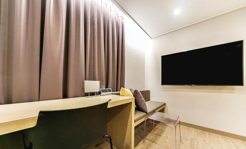 Centro Hotel Chilgok Екстер'єр фото